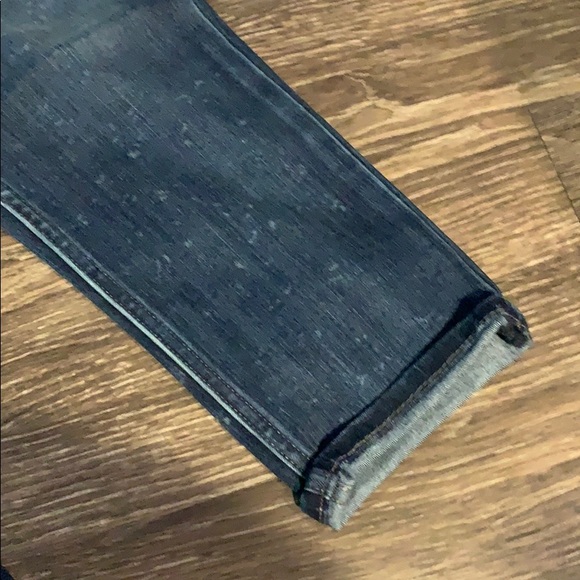 Levi’s Dark Rinse Mid Rise Crop - Picture 5 of 6